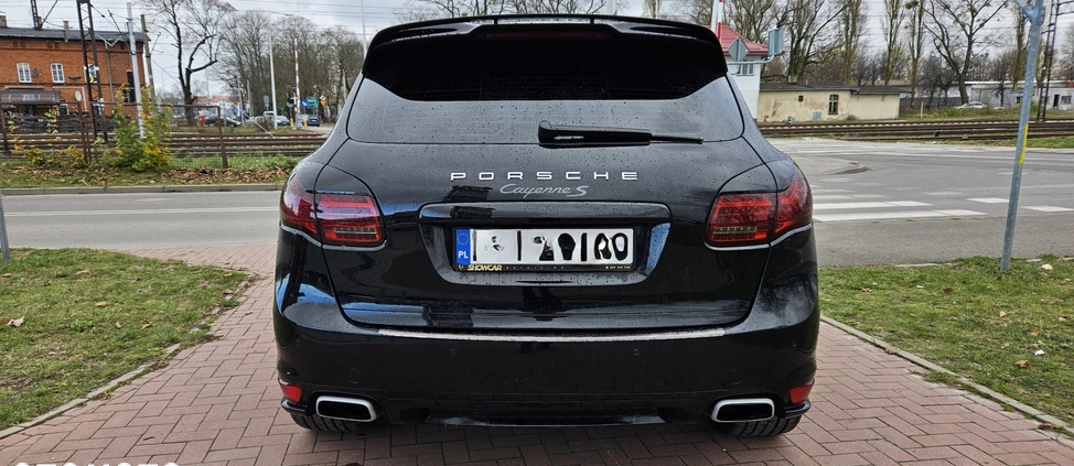 Porsche Cayenne cena 105900 przebieg: 275000, rok produkcji 2013 z Nidzica małe 232